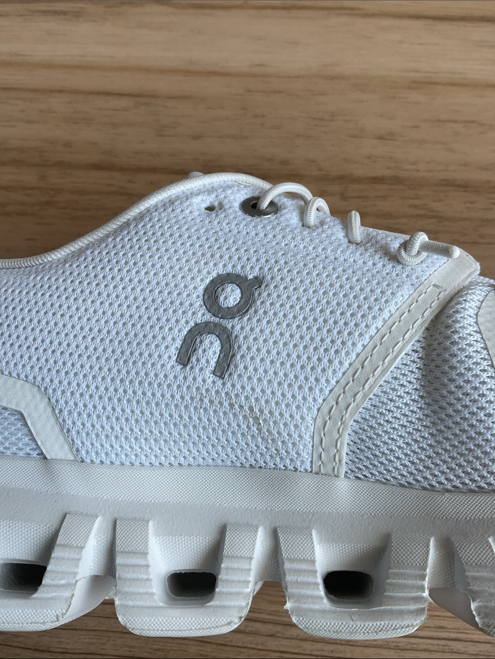 On Running women White Sneakers - Picture 9 of 9